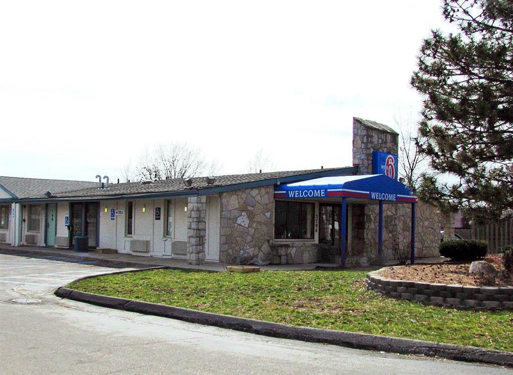 Motel 6 Kalamazoo Bagian luar foto