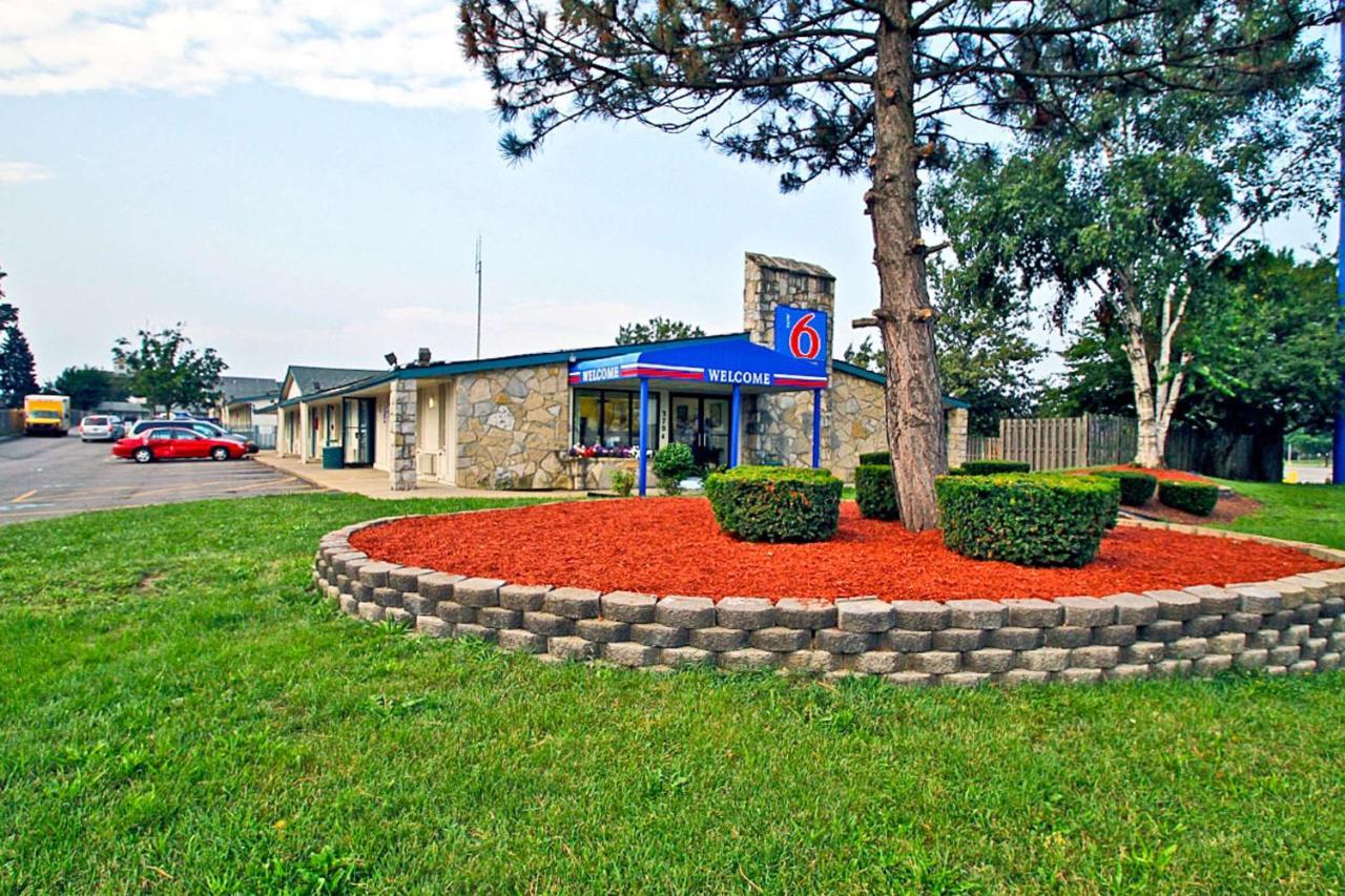 Motel 6 Kalamazoo Bagian luar foto